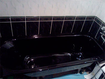 Ремонт ванны черным акрилом в Москве